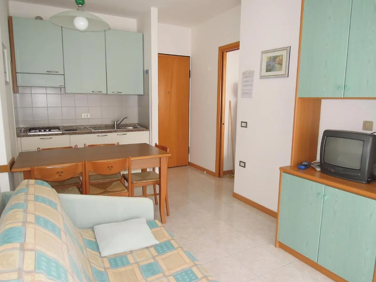 Lovely Flat In A Residence With Pool - Beahost Bibione Itália